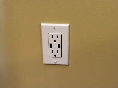 Wall Outlet with built in USB Charger