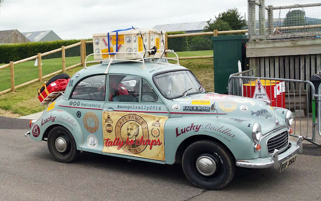 Team Spicy Wanderlust Morris Minor