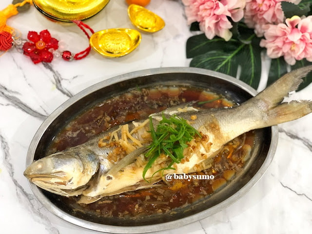 Steamed fish with soy sauce