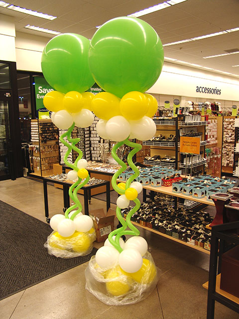 Balloon Yard Decorations5