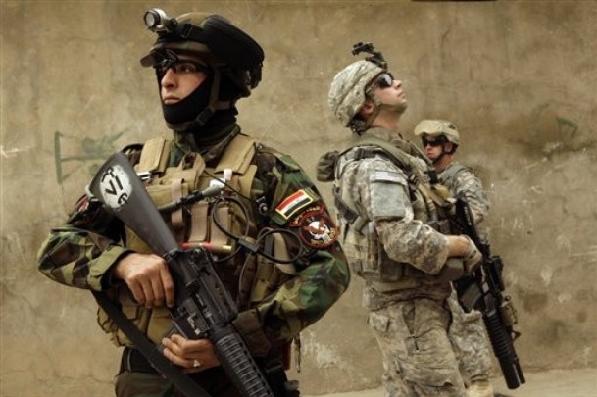 iraqi army soldier and us army soldiers from delta