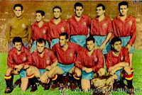 Selección de ESPAÑA - Temporada 1953-54 - Ramallets, Orúe, Biosca, Garay, Muñoz, Bosch; Miguel, Kubala, Venancio, Molowny y Gainza - ESPAÑA 2 (Venancio y Luis Molowny), SUECIA 2 (Eriksson y Jacobsson) - 08/11/1953, partido amistoso - Bilbao, estadio de San Mamés - Alineación: Ramallets; Orúe, Biosca, Garay; Muñoz, Bosch; Miguel, Kubala, Venancio, Molowny y Gaínza