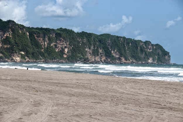  Pantai  Baru  di Jogja Bantul Bersih dan Nyaman Yoshiewafa