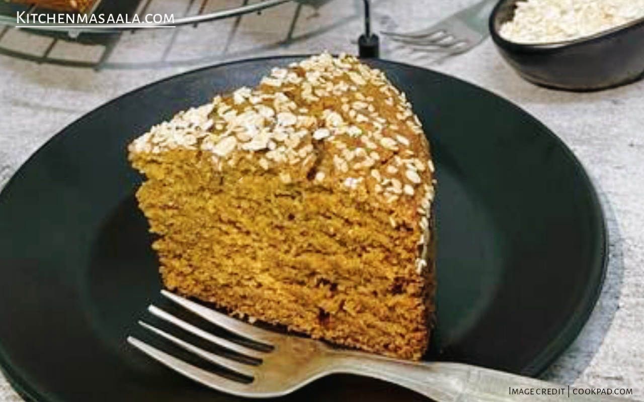 हेल्दी ओटमील केक बनाने की विधि || Healthy oatmeal cake recipe in Hindi, oatmeal cake image, ओटमील केक फोटो, kitchenmasaala