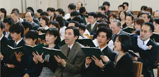 congregation singing