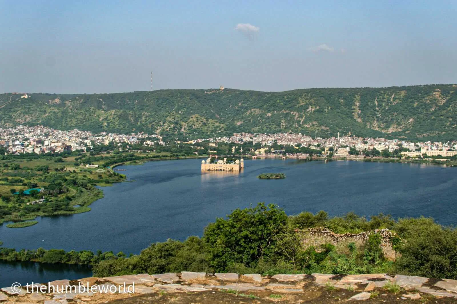 Picture perfect view of Jal Mahal from trek viewpoint