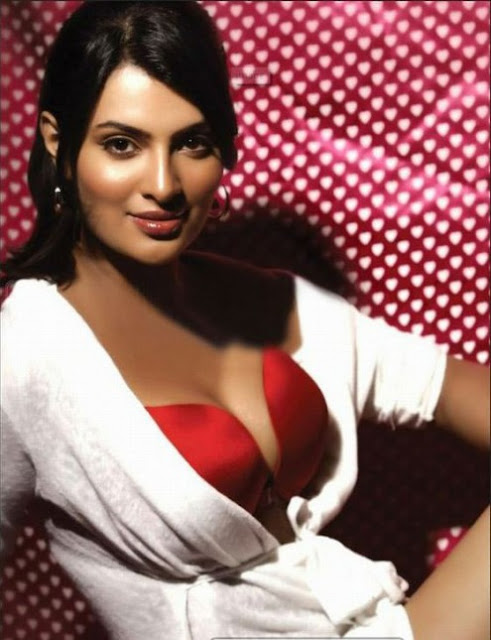 sayali bhagat in red bra