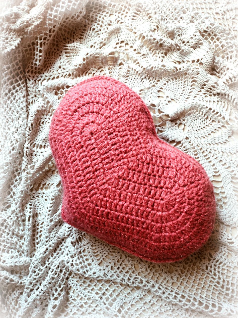 Heart Pillow Free Crochet Pattern • Spin a Yarn Crochet