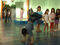 Daddy Yanky. Pose, fué el tema elegido para éste grupo.-