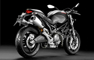 2011 Ducati Monster 696
