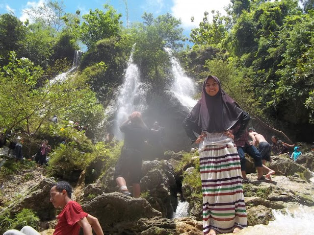 Pesona Alam Indah di Lokasi Air Terjun Sri Gethuk, Gunung Kidul - Yogyakarta