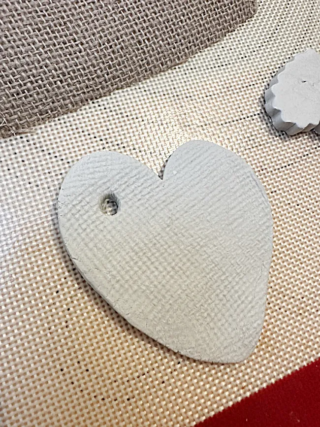 burlap textured hearts