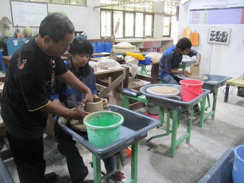 Terpopuler Studio Keramik Jakarta, Piring Keramik
