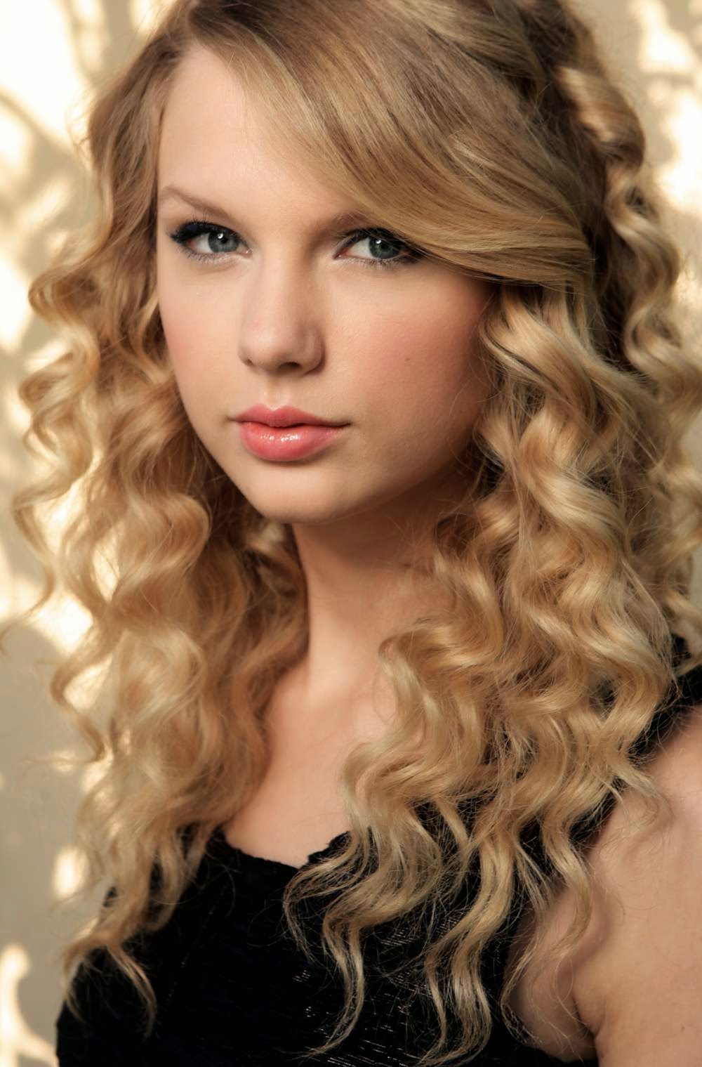 Taylor Swift HD Wallpapers Free Download