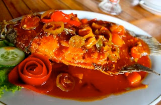 cara membuat ikan gurame asam manis pedas,cara membuat gurame asam manis sederhana,resep ikan gurame asam manis,resep ikan gurame asam manis nanas,resep ikan gurame asam manis enak,