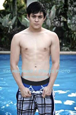 Enrique Gil hot underwear tease