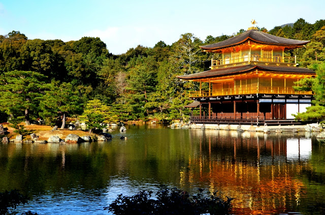 The Golden Pavilion  金閣寺 in December