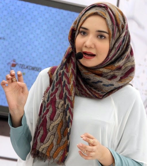 Tutorial Hijab Simple Ala Zaskia Sungkar  BBT: Blog Baca 
