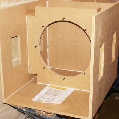  Box  Speaker  Subwoofer  18  Untuk Out Door Lapangan 