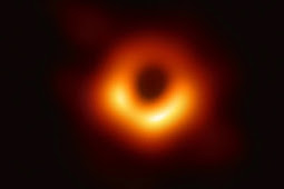Ini Foto "Black Hole" Pertama Kali Tertangkap Kamera