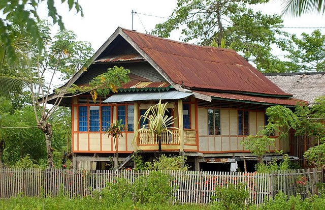  Architechture '10: ARSITEKTUR RUMAH ADAT BUGIS, SULAWESI SELATAN