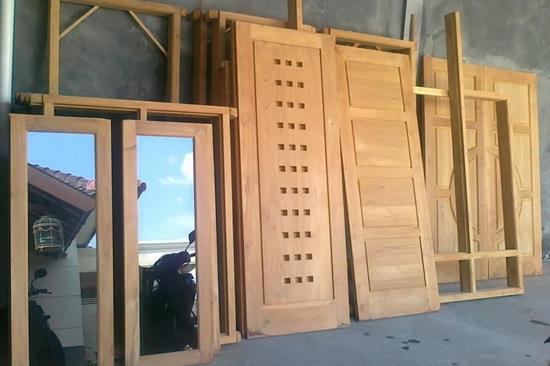 JUAL PINTU KAYU DAN JENDELA DI MANADO MURAH - MANADO CLUB