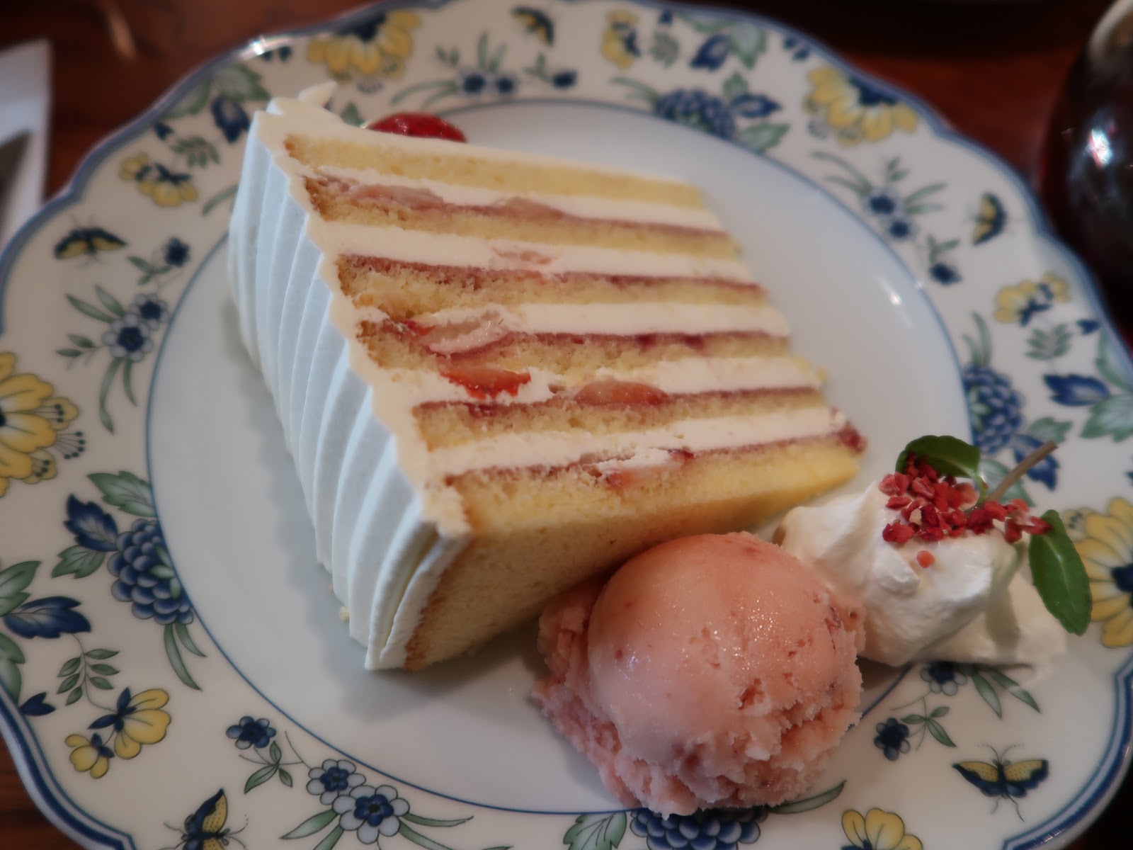 ごろごろ ついに行ったよ本店限定メニュー ユーハイム本店