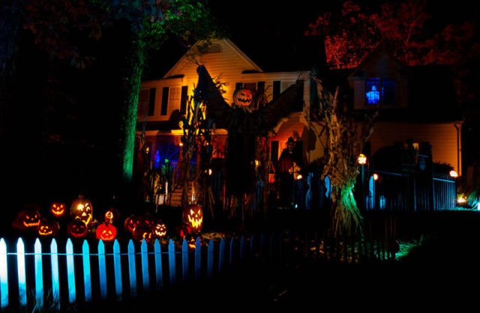 Spooky Halloween  Front  Yard  Decorations  Damn Cool Pictures