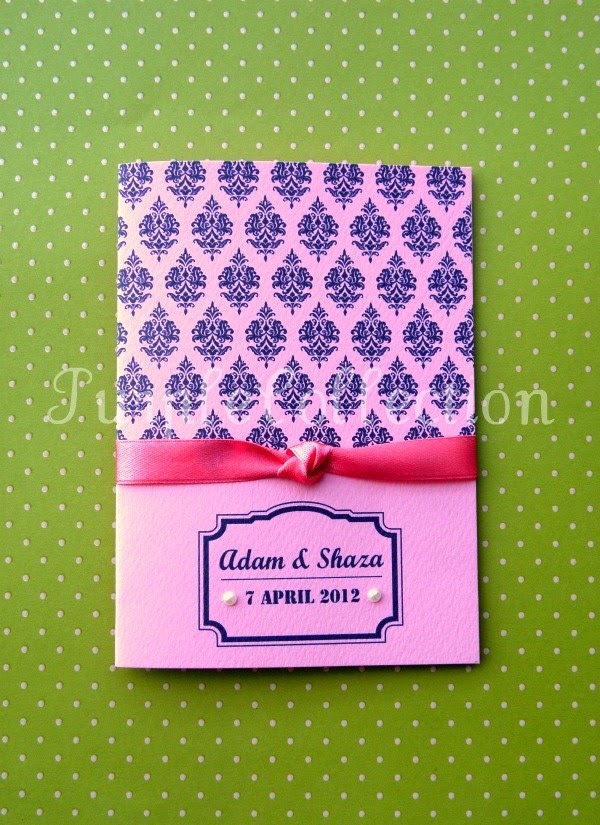 Vintage Damask in grey and pink Card Code G0372 Vintage Flower in purple