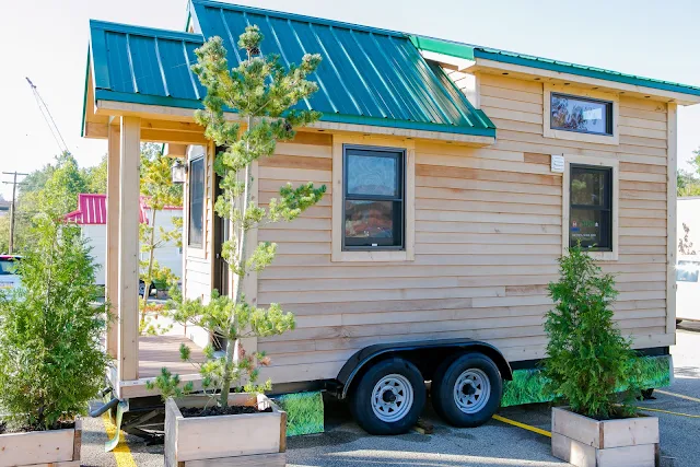 Roving tiny house - 84 Lumber