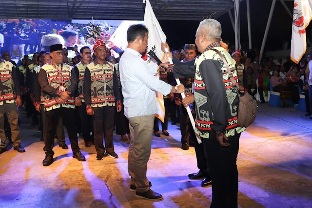 Lantik Pengurus PK NTT Kota Batam, Rudi : Mari Bersatu Padu Demi Kebangkitan Ekonomi Batam