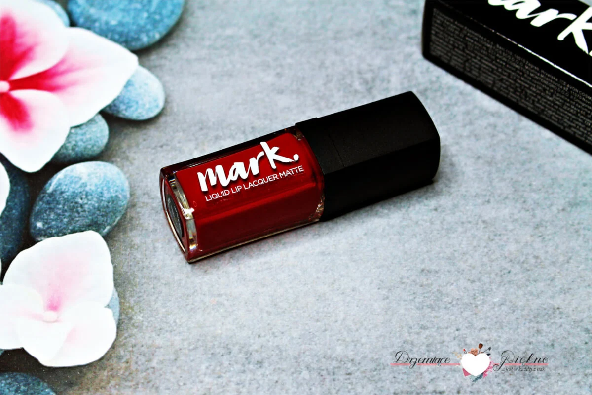 Avon Mark Liquid Lip Lacquer Matte Irresistible - Matowa szminka w płynie
