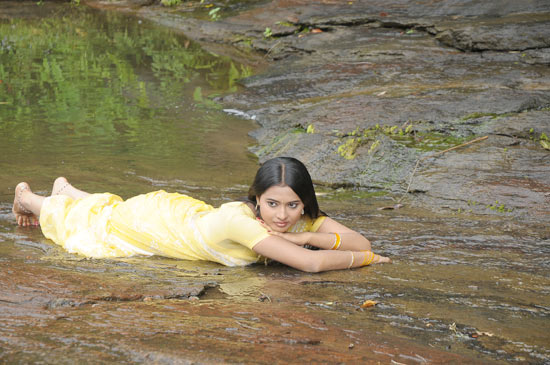 kadhalai kadhalikkiren movie anjali joyi saree hot photoshoot