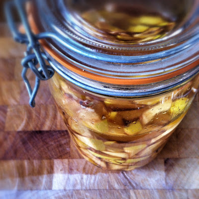 Bottling the quince with vodka ©bighomebird