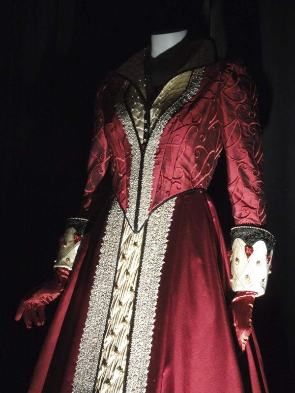 Queen of Hearts Wonderland costume Once Upon a Time