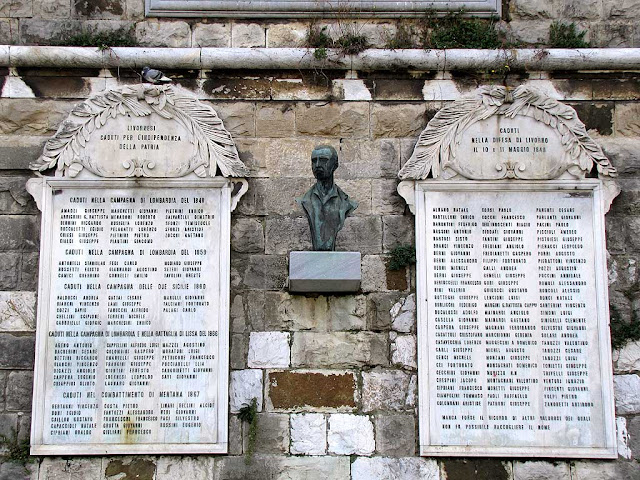 Bust of Enrico Bartelloni, San Marco Gate, Livorno