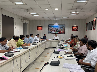 आईटी पार्क, आयुर्वेद यूनिवर्सिटी एवं स्पोट्र्स कॉलेज सहित बजट घोषणाओं के क्रियान्वयन में लाएं तेजी : जिला कलेक्टर