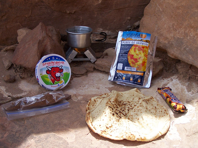 Repas complet dans le Wadi Rum