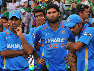 ashwin,dhoni and yuvraj singh playing