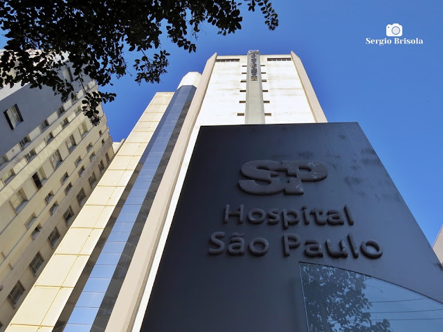 Perspectiva inferior da fachada do edifício principal do Hospital São Paulo - Vila Clementino - São Paulo