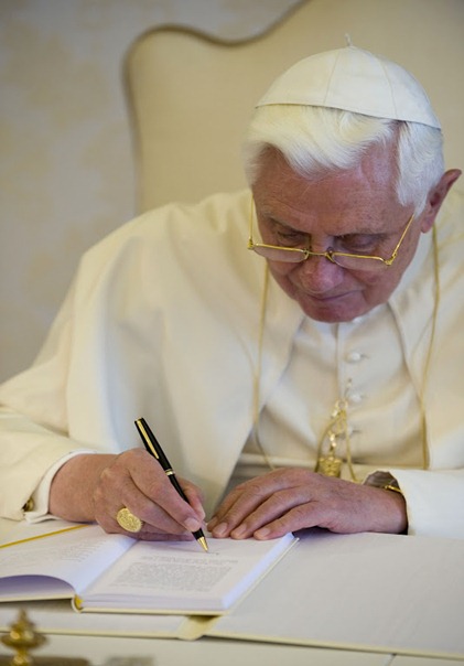 PopeBenedictWriting