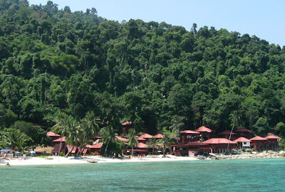 Dad in addition to fille gear upward to banking enterprise check the fish bestthailandbeaches: Perhentian Islands.