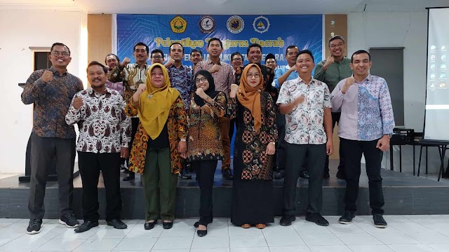 Prof. Bayu Dwi Anggono Lantik Pengurus APHTN-HAN Kepri Periode 2022-2026