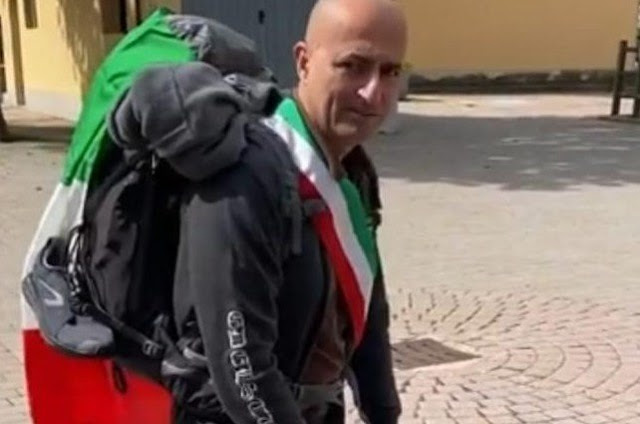 Italian mayor Gianluca Bacchetta rebels against Giuseppe Conte's decisions: 600 km on foot to Rome