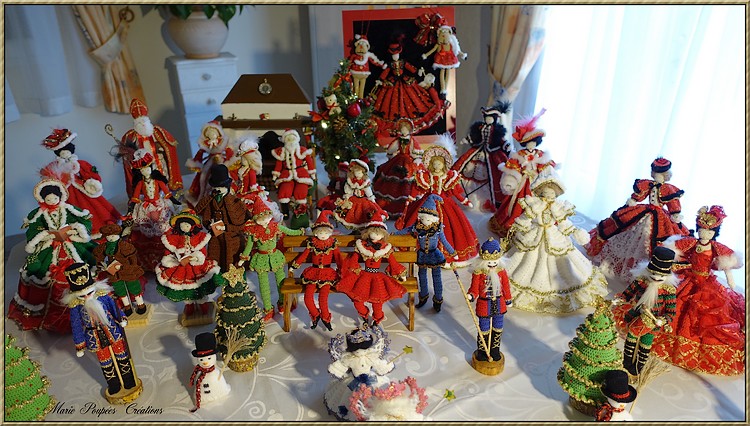 Poupées et figurines de Noël