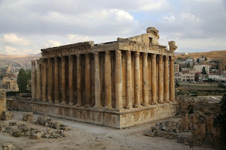 Greek Temple - Photo by FERNANDO TRIVIÑO on Unsplash