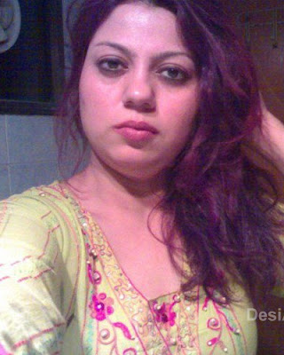 best hairstyle on saree
 on Pakistani Aunty Spicy Pictures in Bathroom | Hot Aunties Photos