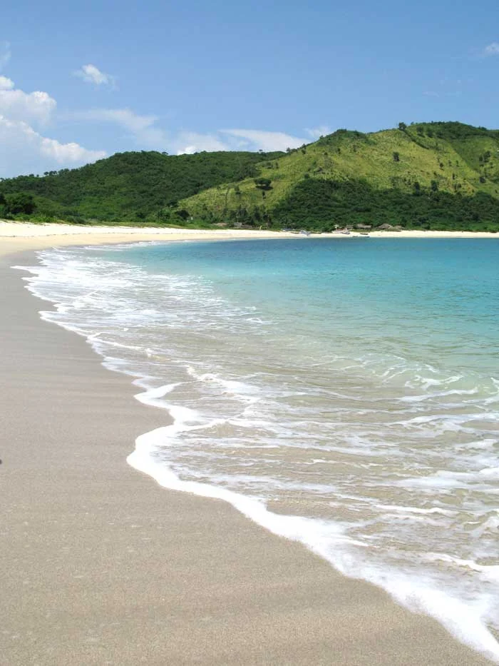 Fasilitas Wisata Pantai Mawun Lombok