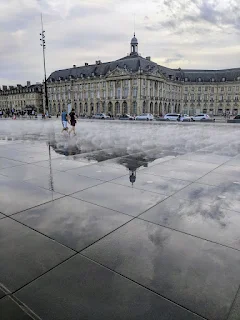 France Images: Bordeaux's Miroir d'eau