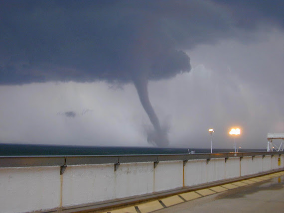 foto badai, foto tornado, gambar tornado